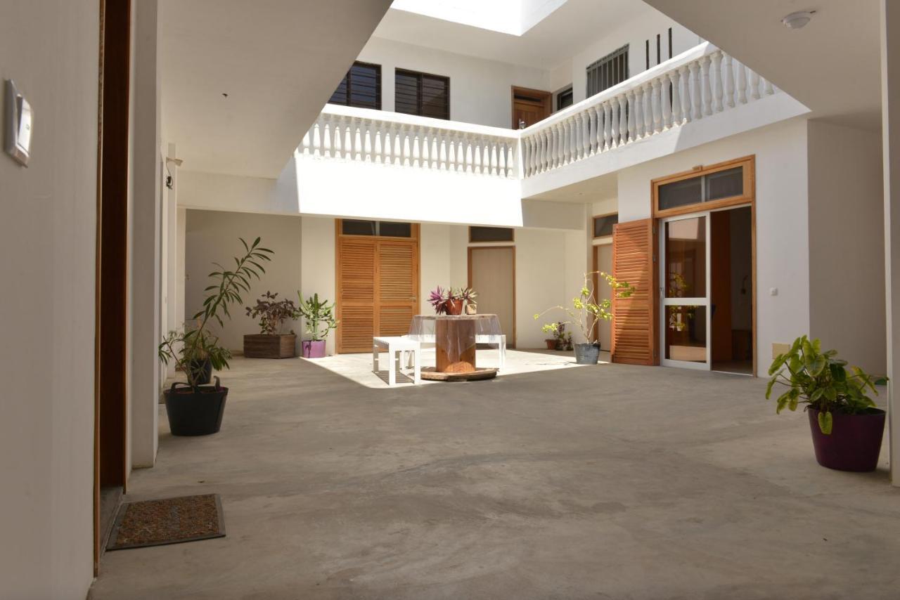Residencial Che Guevara Bed & Breakfast Mindelo Extérieur photo