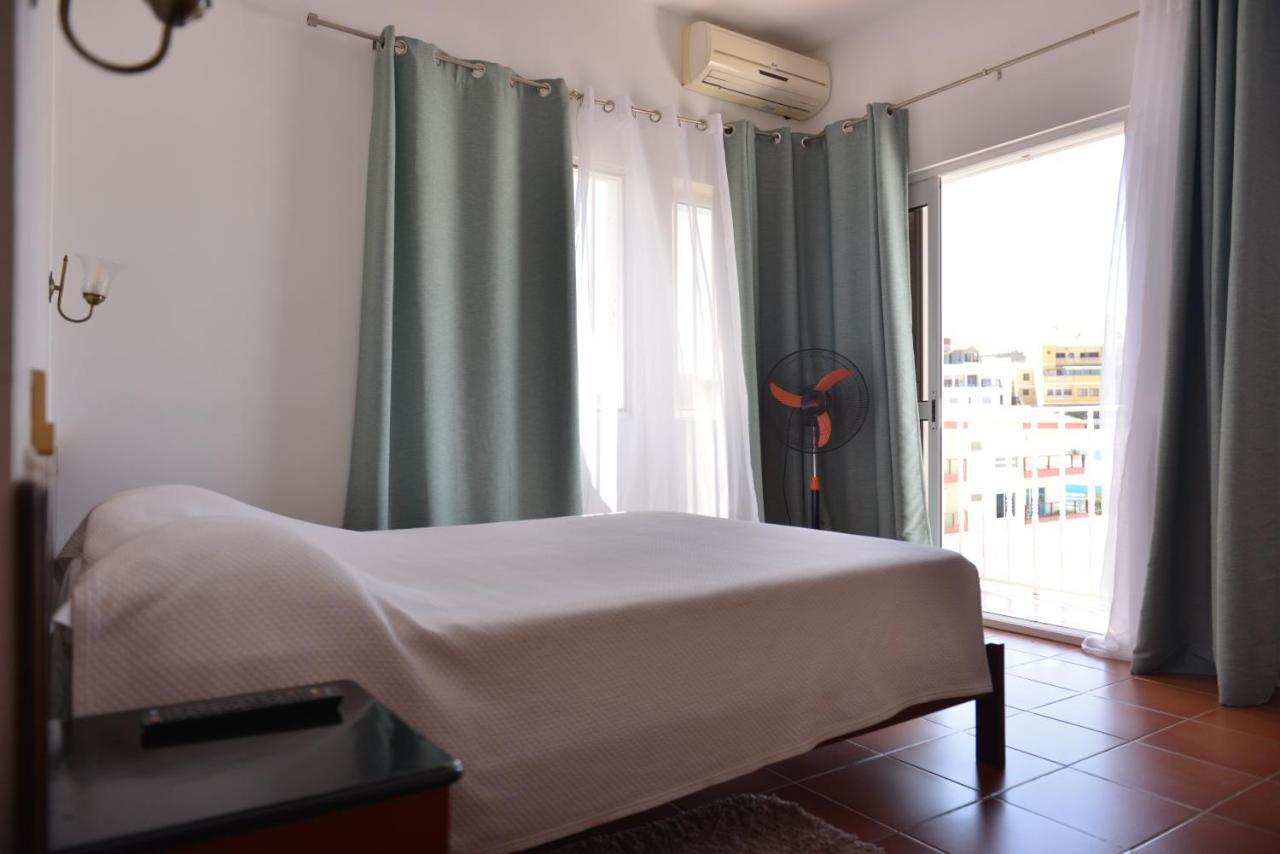 Residencial Che Guevara Bed & Breakfast Mindelo Extérieur photo