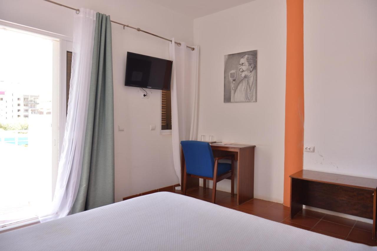 Residencial Che Guevara Bed & Breakfast Mindelo Extérieur photo