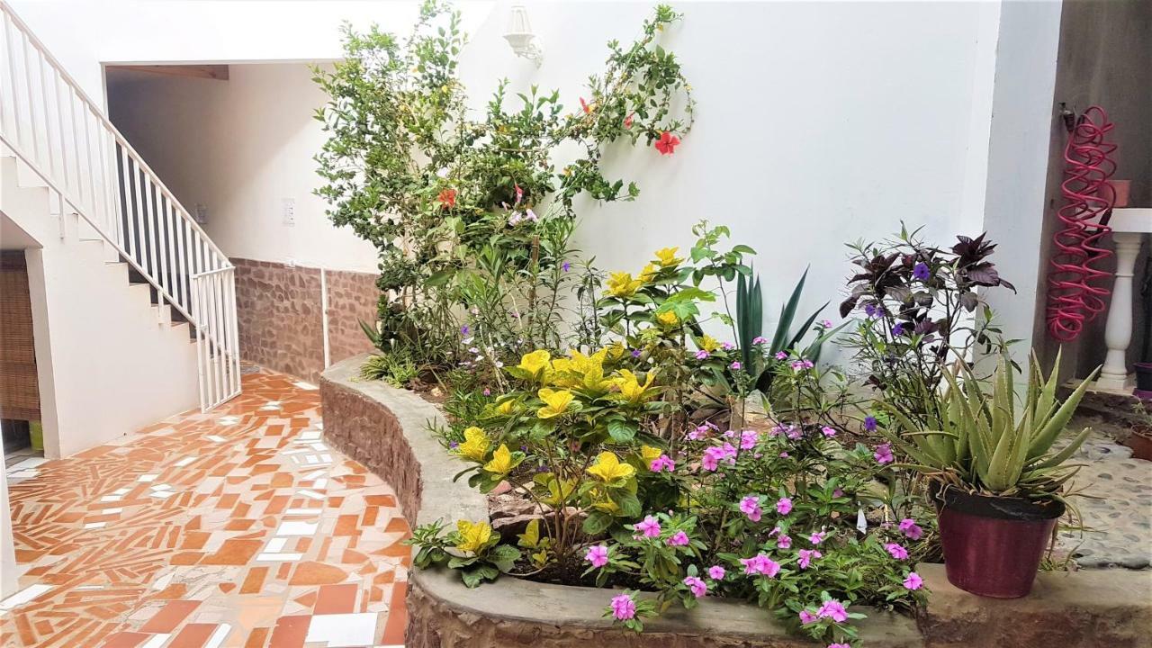 Residencial Che Guevara Bed & Breakfast Mindelo Extérieur photo