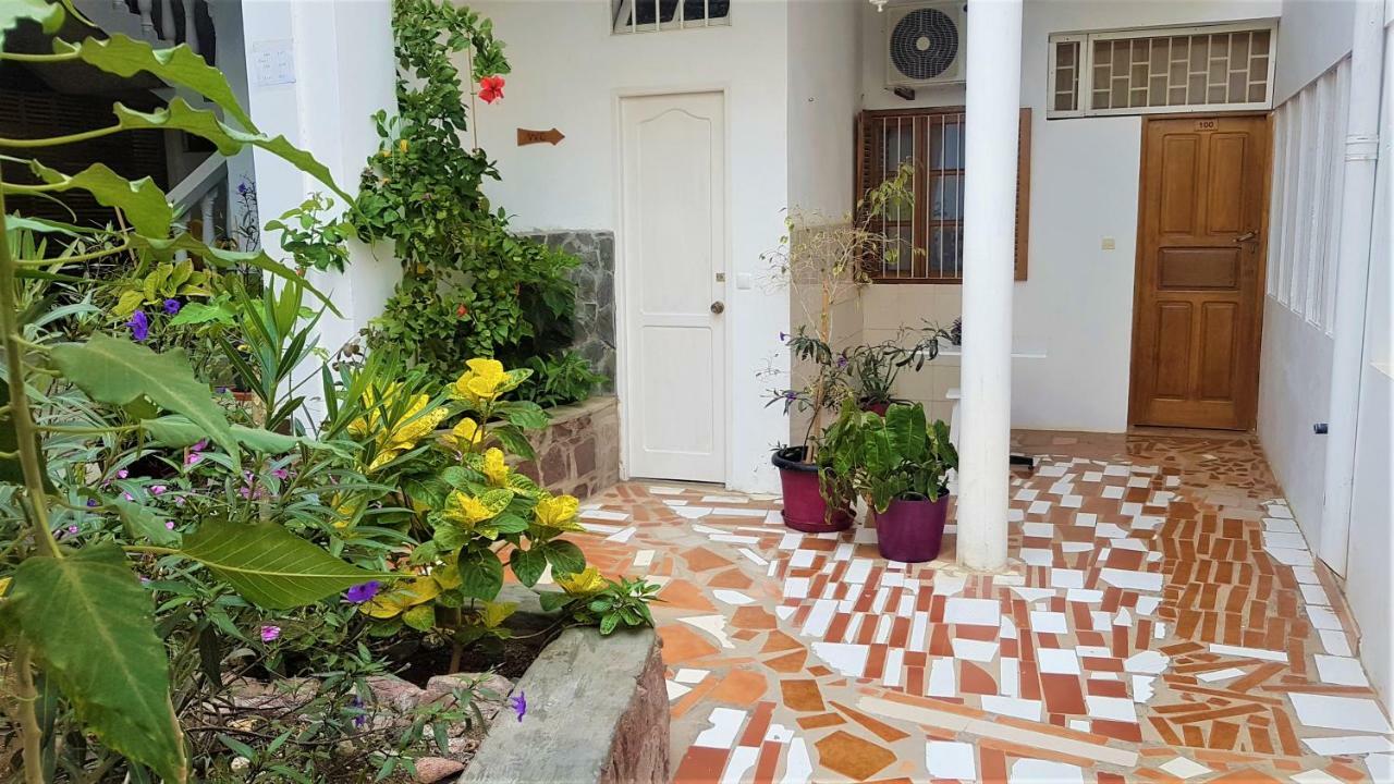 Residencial Che Guevara Bed & Breakfast Mindelo Extérieur photo