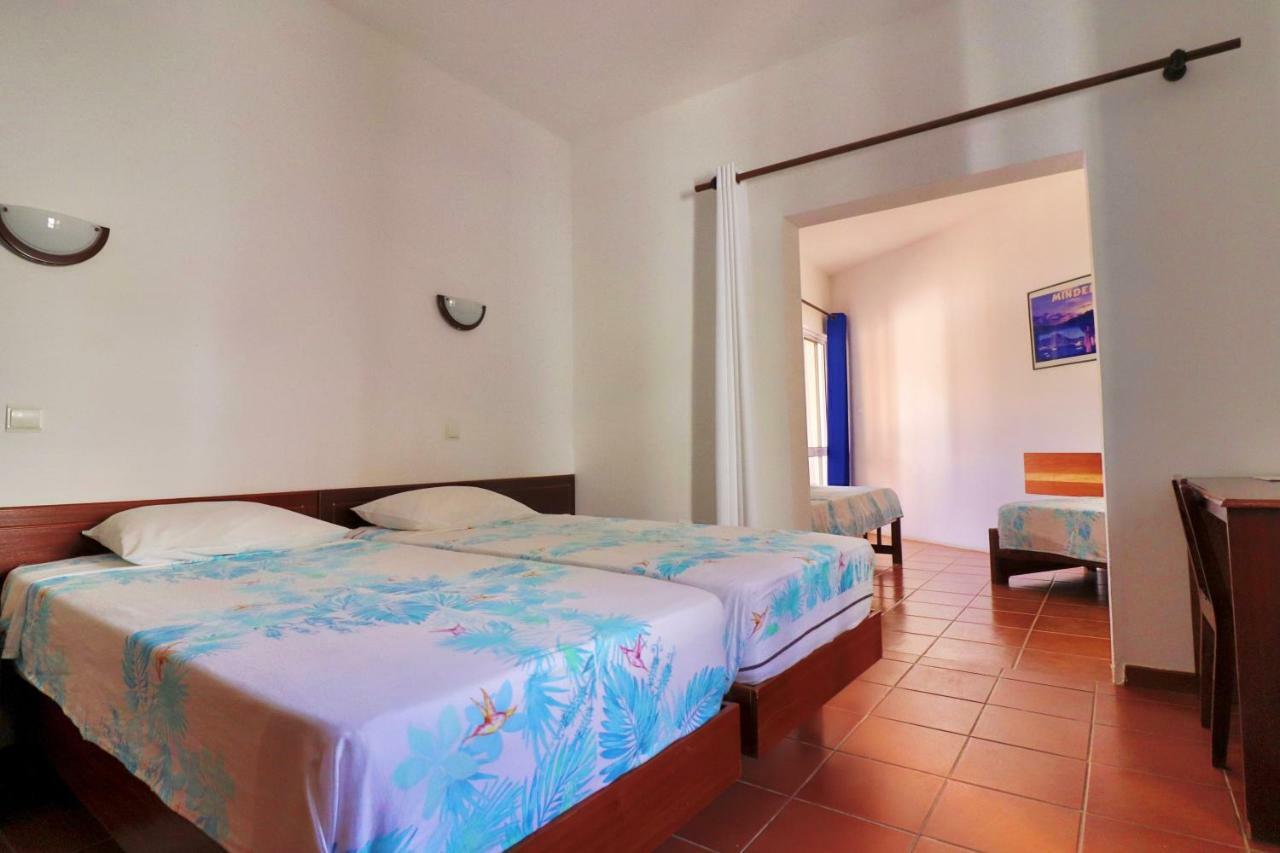 Residencial Che Guevara Bed & Breakfast Mindelo Extérieur photo